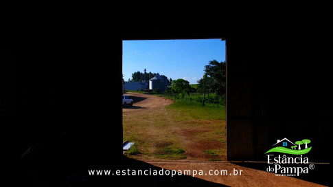 DOS EÓLICOS VIRA P FAZENDA_Moment.00_01_13_14.Quadro175_d4726fc7c4b88a828ad86de8b44fcb2d5969579a.jpg